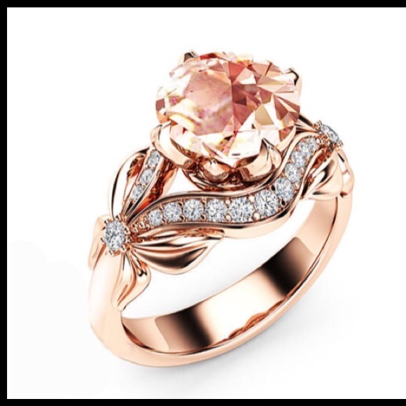 Gorgeous❤️❤️rose gold ring flower crystal rose rin - Picture 3 of 5